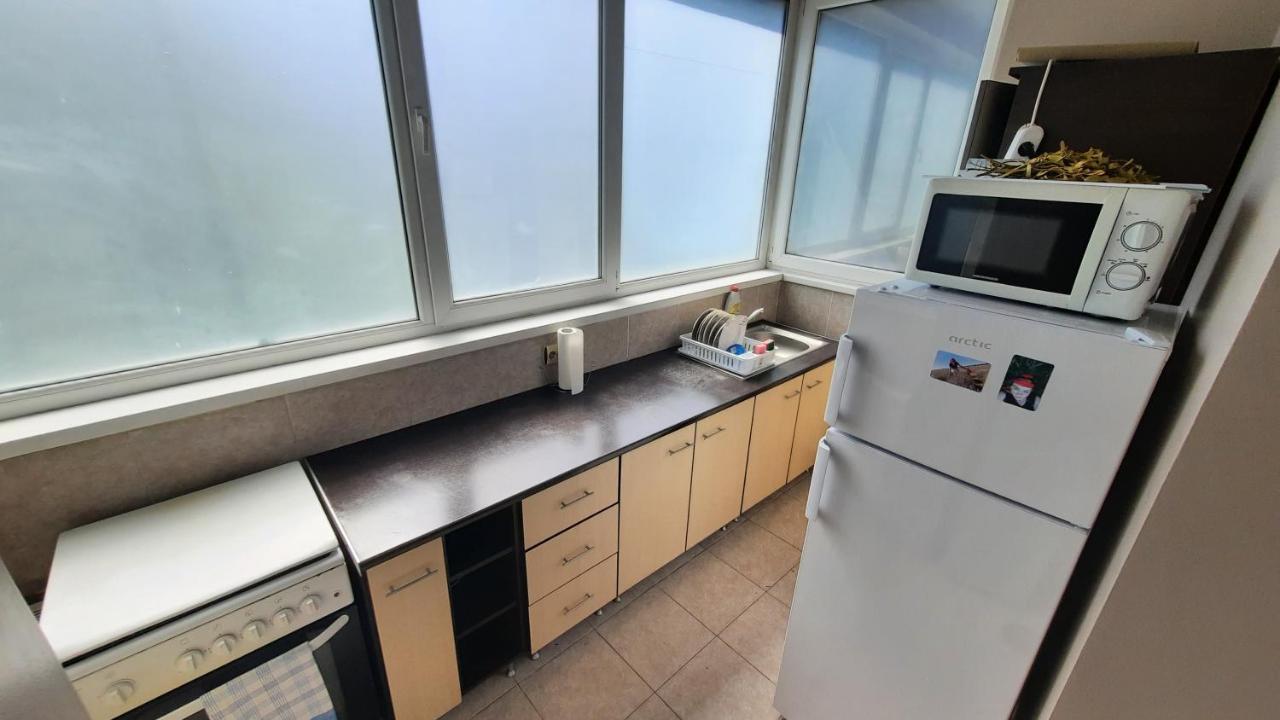 Spacious, Modern Condo In New Villa - Sleeps 6 Bukarest Exterior foto