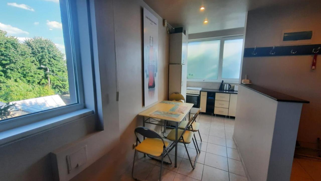 Spacious, Modern Condo In New Villa - Sleeps 6 Bukarest Exterior foto